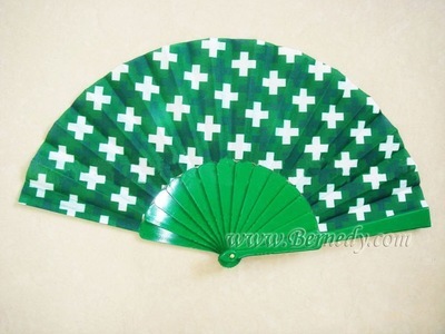 专业供应各色塑料扇子，优质厂家福州市博纳迪工艺品详解