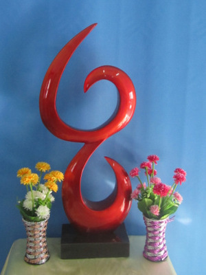 华盛美雕塑 艺术树脂工艺品的匠心与美学